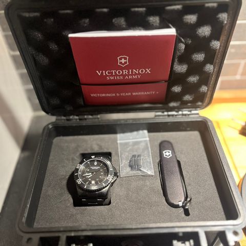 Victorinox Maverick Sort/Stål Ø43 mm