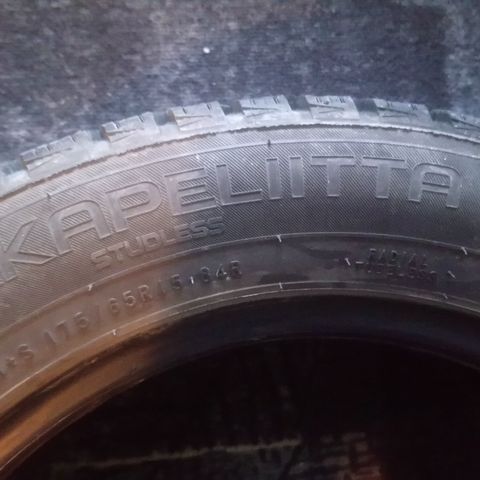 Nokian hakkapeliitta R3 piggfrie 175/65R15