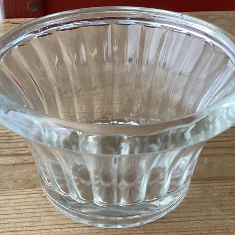 RETRO- HADELAND GLASSVERK. NORDLYS-1 hel og fin  GELÉ skål. H. 5,75 cm