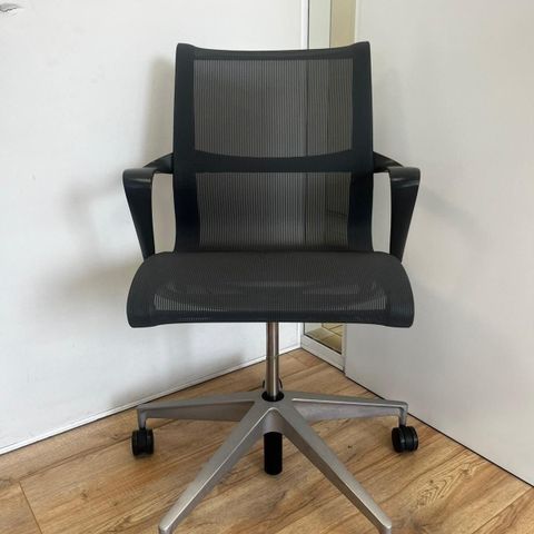 Herman Miller Setu