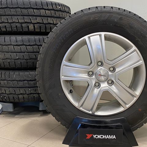 Fiat Bobil Kumho Winter Portran CW51 235/65 R16C 115R Piggfri