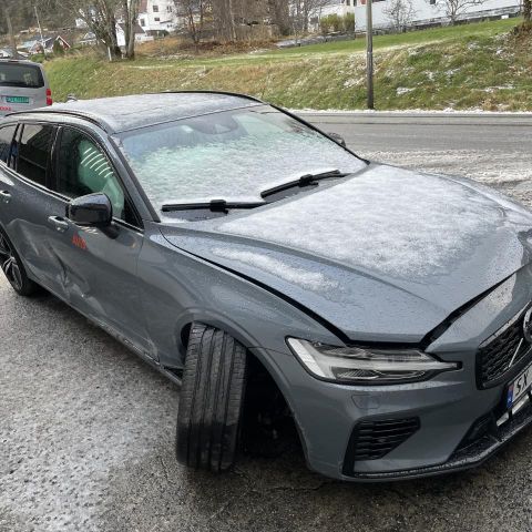 Volvo V60 T6 -21 Plug-in Hybrid AWD selgast i delar