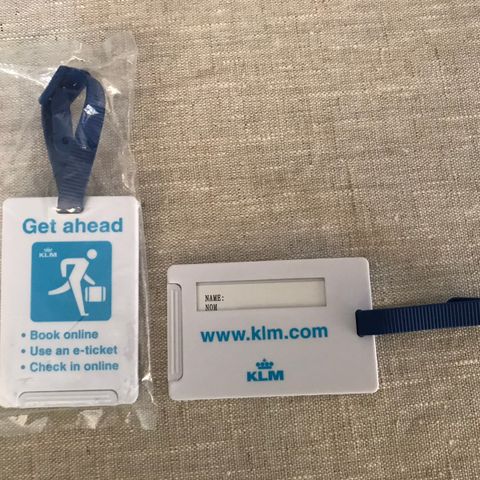 Bagtags / Bagasjelapper fra flyselskapet KLM. FLY