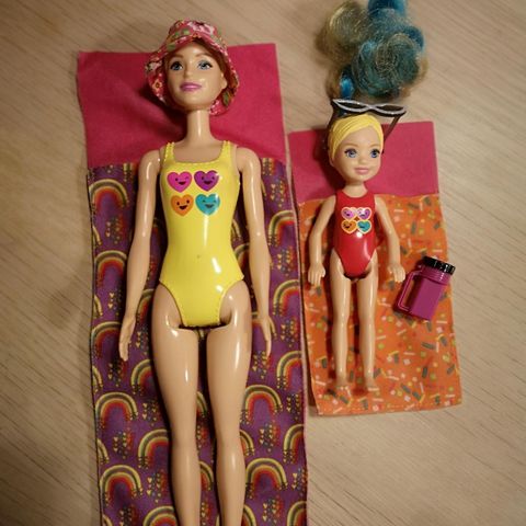 Camping Barbie med liten dukke.