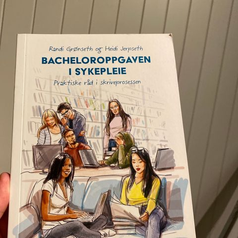 Bacheloroppgaven i sykepleie bok