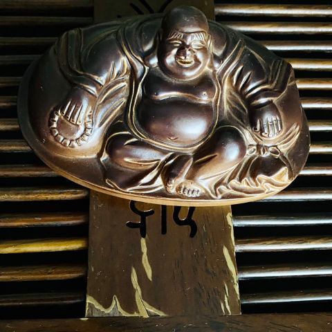 tesett /  glad Buddha