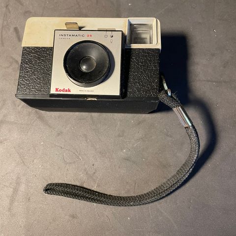 Kodak Instamatic 25 (England 1966-72)