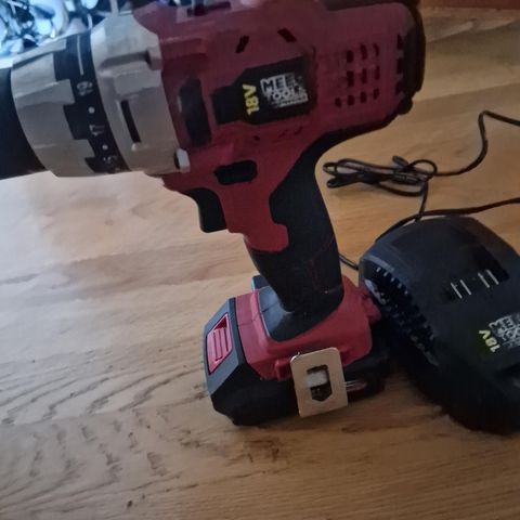 Mec Tools 18v maskin med batteri og lader