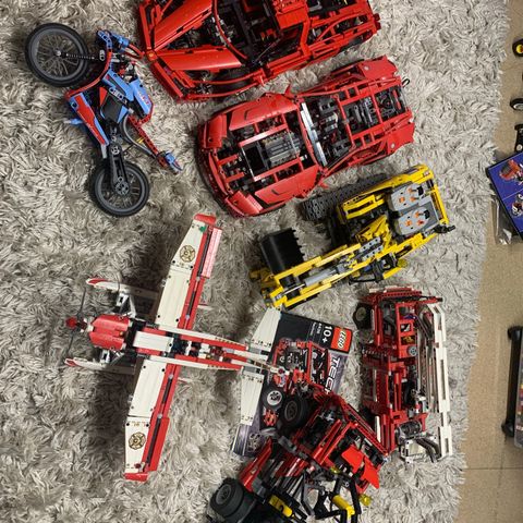 LEGO Technic, flere modeller