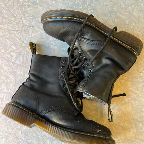 Dr. Martens vinterstøvler med for, str 38, sorte