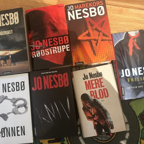 Krimbøker (Jo Nesbø, Anne Holt, Unni Lindell, Gunnar Staalesen m fler)