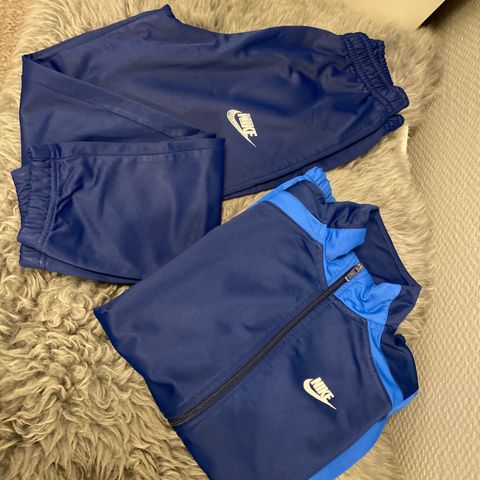 Pent Brukt Tracksuit Nike Sett (Strl.147/158) (Fra xxl).