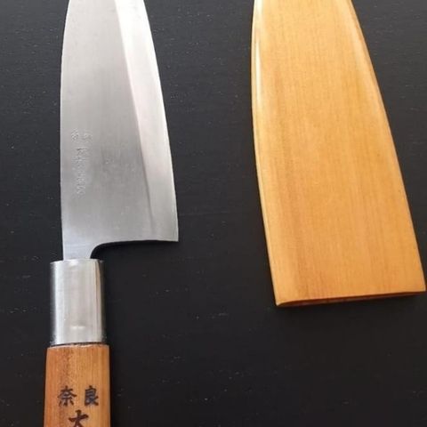 Kiyoshi deba kniv