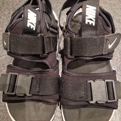 Nike sandaler str 35.5