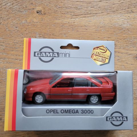 Gama Opel Omega 3000 (skala 1:43)