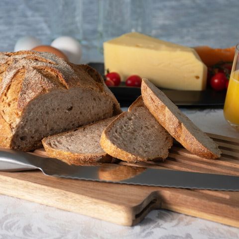 HELT NY SKJØRINGSBRETT MED BRØDKNIV FRA VDNS