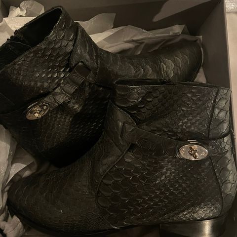 Mulberry boots