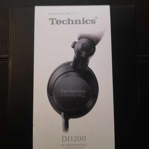 Ubrukte Technics headphones DJ1200 selges.
