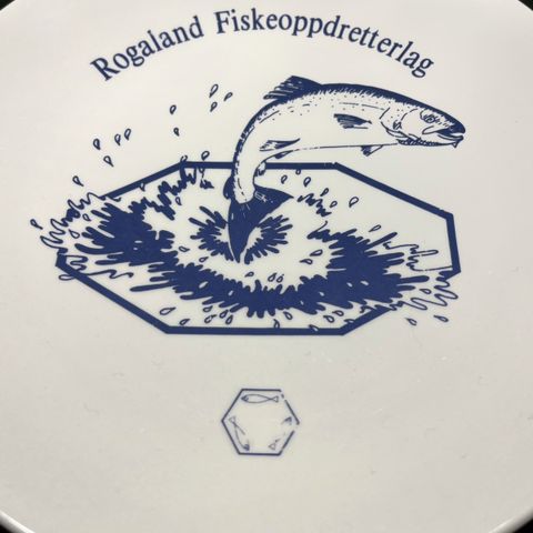 Rogaland Fiskeoppdretterlag - Figgjo fat / tallerken