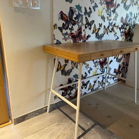 Arbeidsbord i bambus, 102x49 cm IKEA
