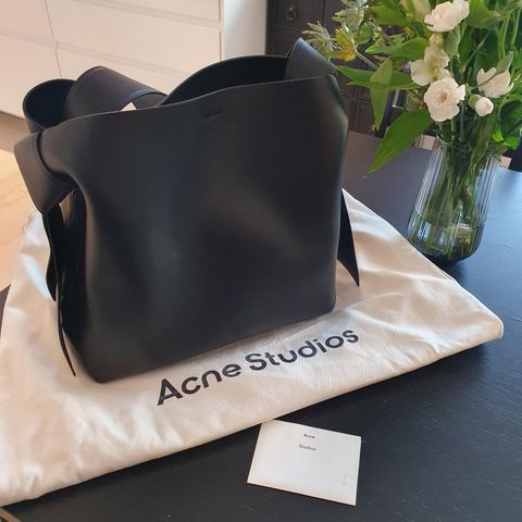 Acne Studios Musubi Midi