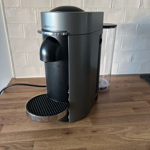 Nespresso Vertuo Plus Deluxe Titan D