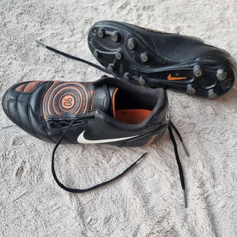 Nike fotballsko 38,5