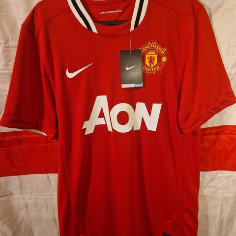 Manchester United hjemmedrakt fra 2011/12 - ny med tags