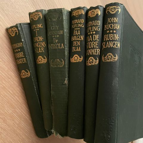 Gamle bøker - Aschehougs kronebibliotek