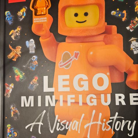 LEGO Minifugure A Visual History med oransj Classic Space SP130