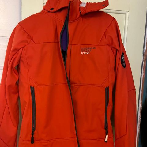 Scandinavian explorer softshell