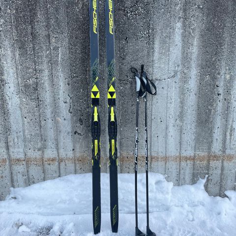 Skipakke barn, Fischer Crown JR ski + staver + sko