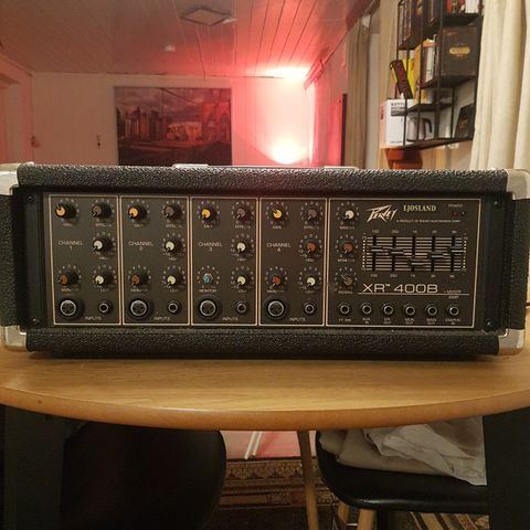 Peavey XR 400B (1979Amp. med 2stk. Yamaha 2x10 og horn i hver kasse.