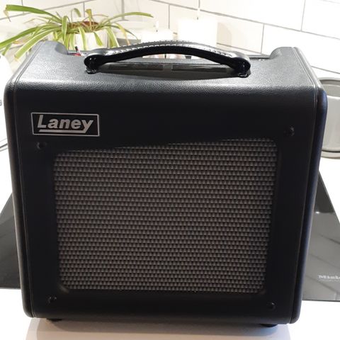 Laney Cub Super 10 med Cover og Boostswitch.