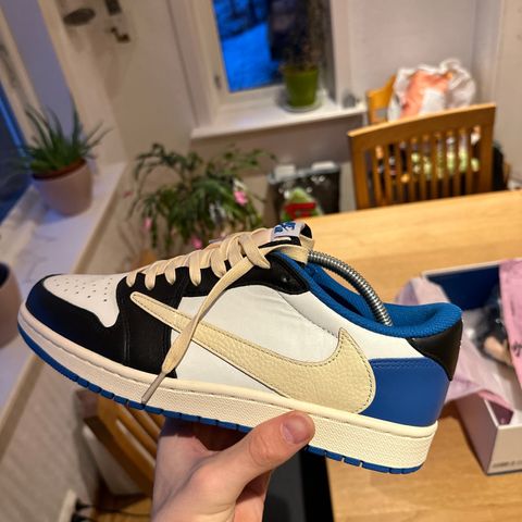 Nike Air Jordan Travis Scott Fragment