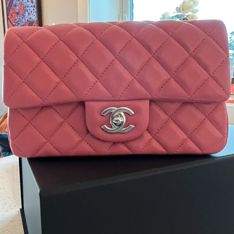 Chanel Flap rosa lammeskinn  SHW vurderes solgt