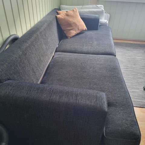 Brukt gammel sofa fra A møbler.