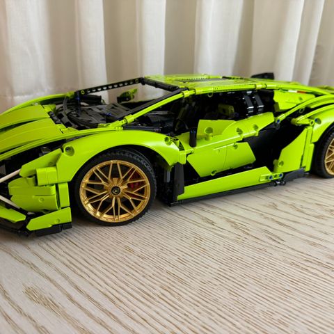 LEGO 42115 | Technic | Lamborghini Sián FKP 37 | m/instruksjoner + Eske