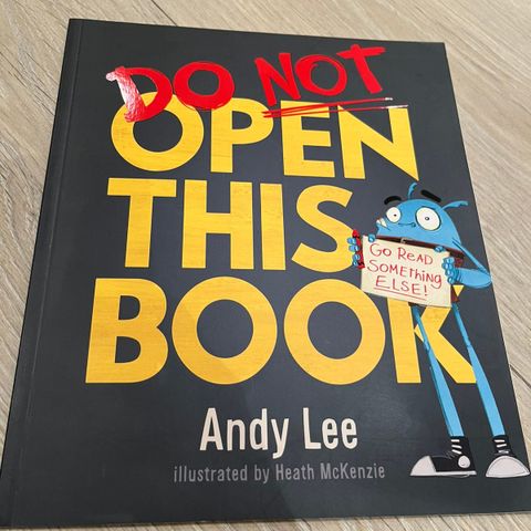 Andy Lee - Do not open this book