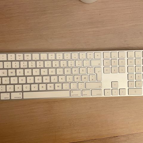 Apple Magic Keyboard med Talltastatur - Klar for et Nytt Eventyr! 🌟