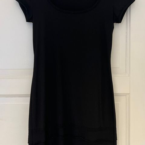 Søt sort kjole fra Studio M - USA i str S