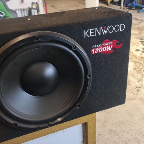 kenwood subwofer med forsterker selges