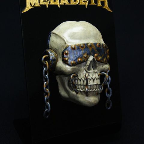 Megakul Megadeth skulptur på stativ, håndarbeid, unikt, som ny, kan sendes