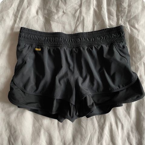 Lolë shorts