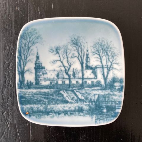 Kjell Bonfils, veggplatte 8 cm, Copenhagen porcelain