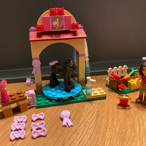 Lego friends 41123 - vasking av føll