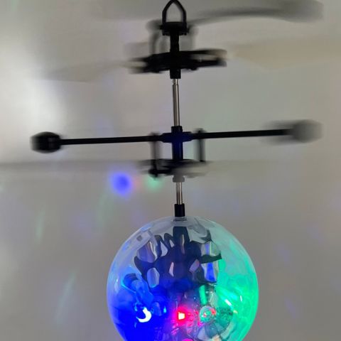 Flyvende ball helikopter