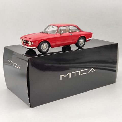 Alfa Romeo Guilia GT 1300 Junior 1966 modell Mitica Models Edition skala 1:18.
