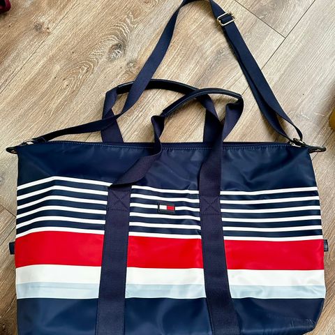 Tommy Hilfiger weekend bag, som ny