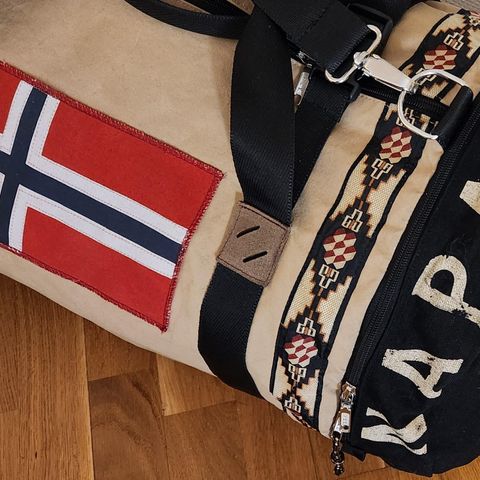 Napapijri bag!!